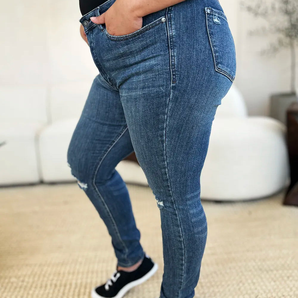 
                  
                    151be1e6-b24c-41b2-a931-25097b153643-Max
                  
                